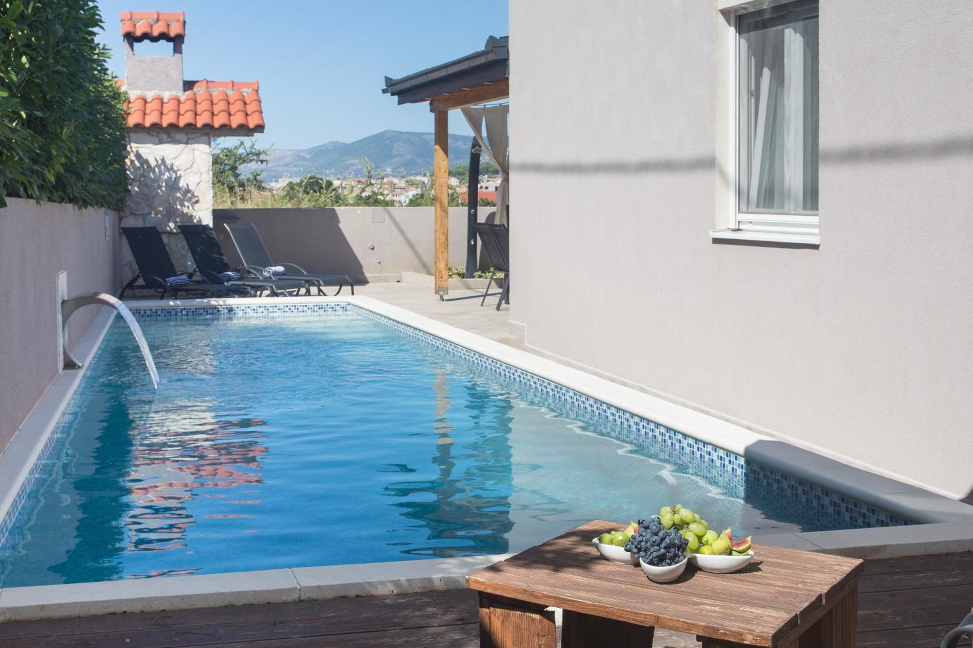 Life - New And Luxury Holiday House Каштела Екстер'єр фото