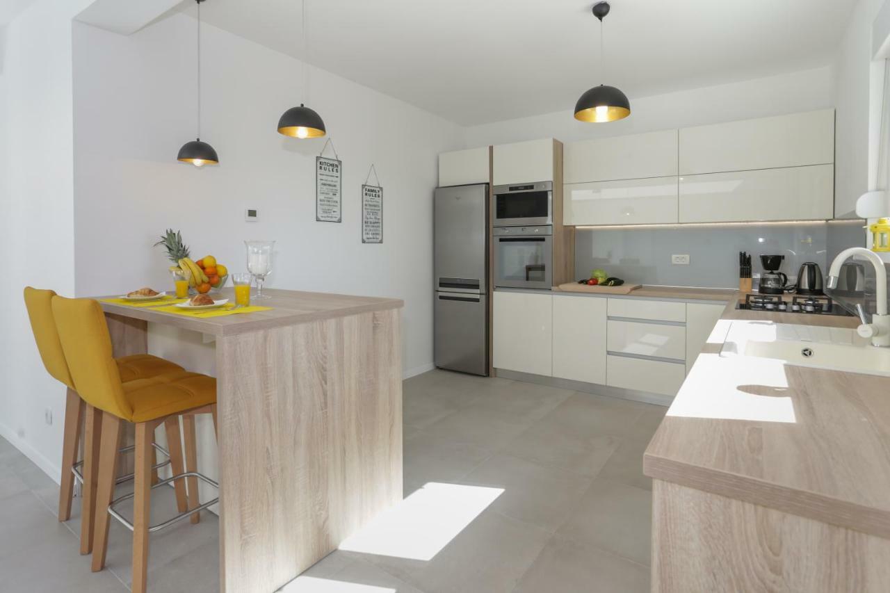 Life - New And Luxury Holiday House Каштела Екстер'єр фото